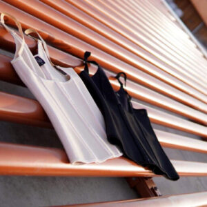 Elpojoša Lateksa korsete ar lencītēm miesas krāsas