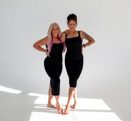 Kleita JANE (slaidinoša, melnā krāsā)